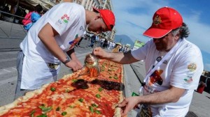 World record for the longest pizza | Leonardo Bansko